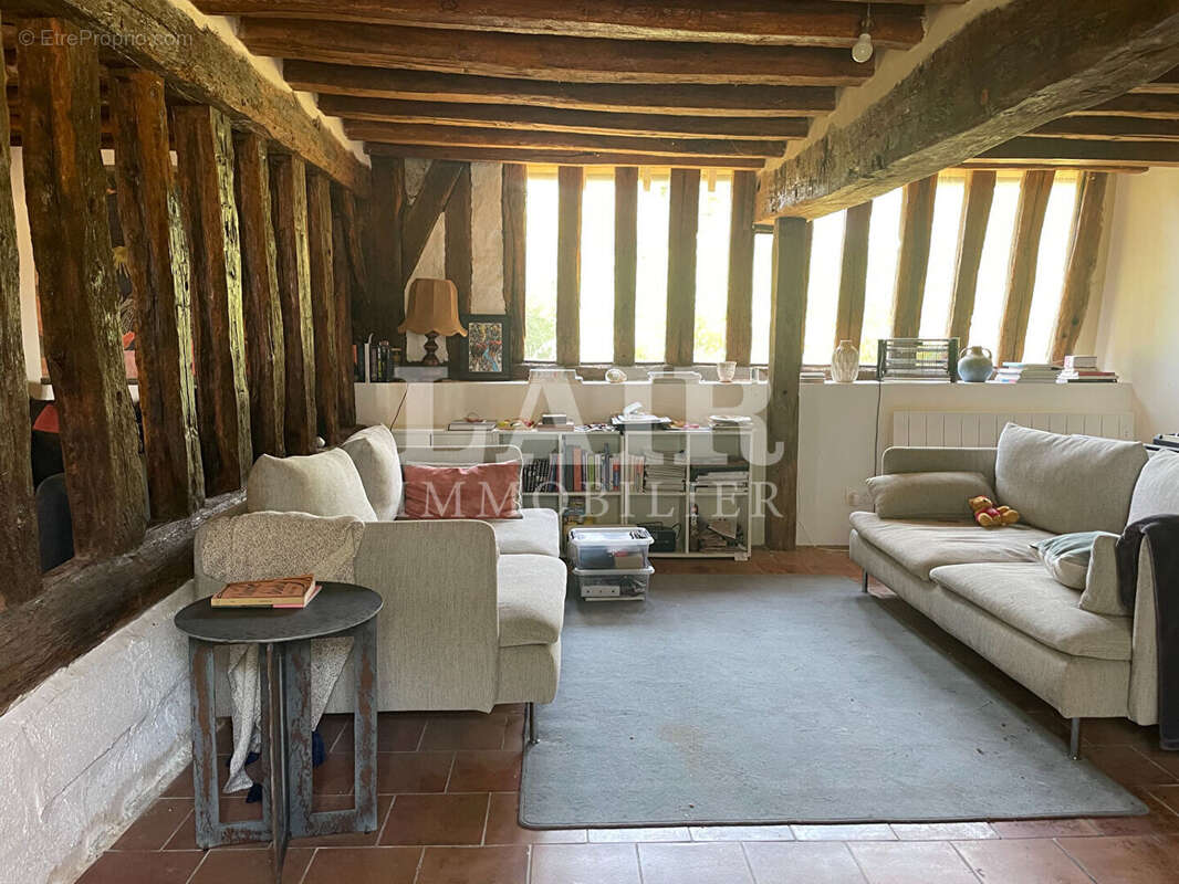 Longère avec une piscine au bout d'un chemin à vendre, réf B15534 - photo 9