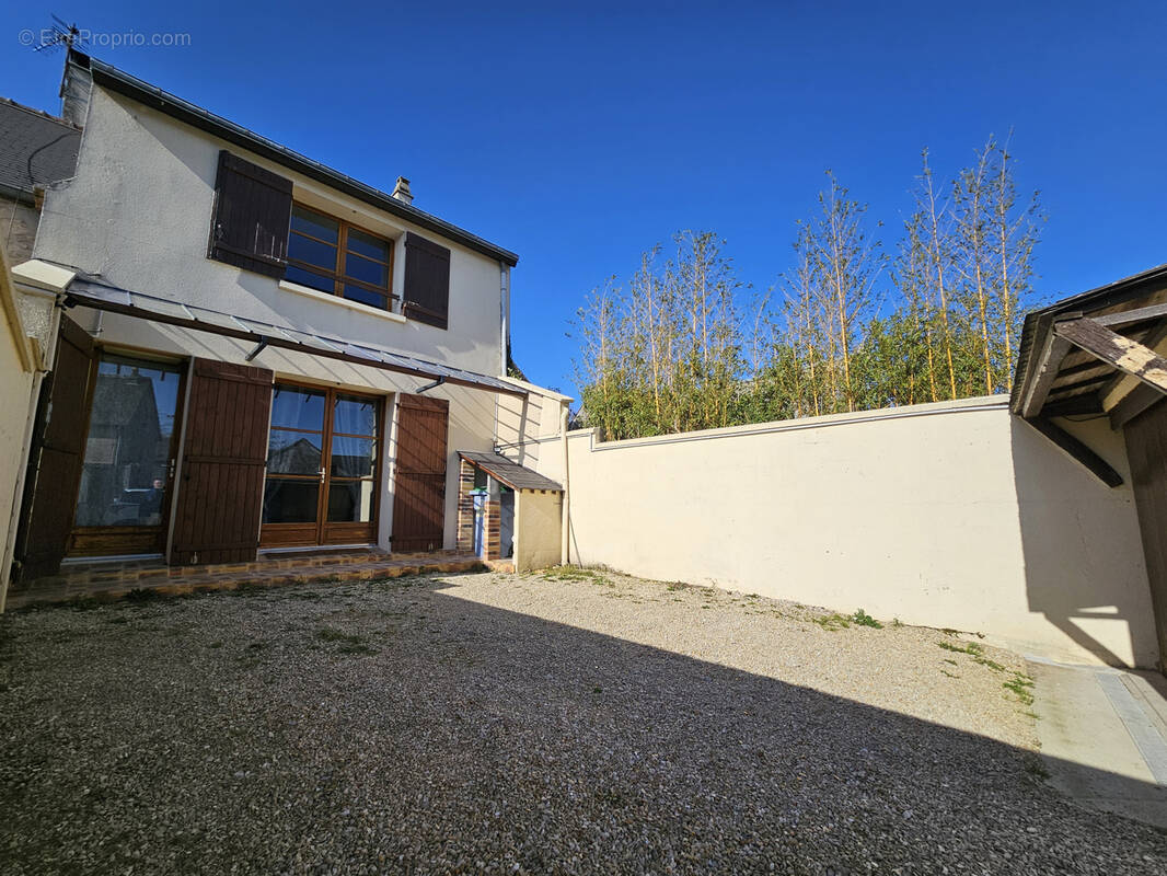 Maison à AUNEAU