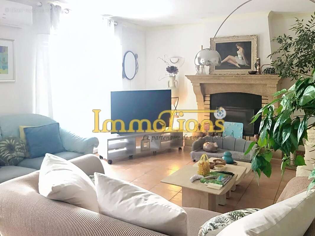 Maison à SAINT-LATTIER