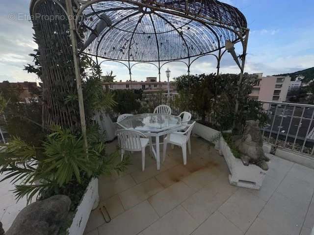 Appartement à VALLAURIS