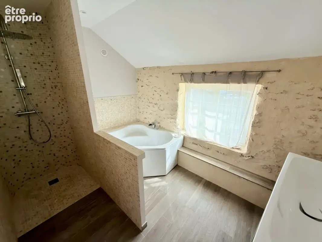 Argentières  Maison de caractère du XVIIIᵉ siècle avec piscine sur terrain arboré de 1 450 m2 - photo 8