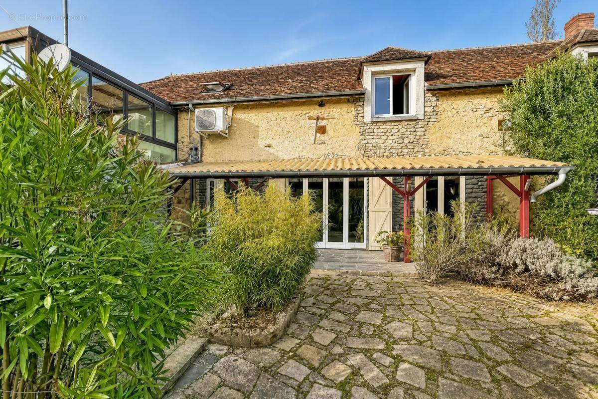 Maison à CHALAUTRE-LA-GRANDE