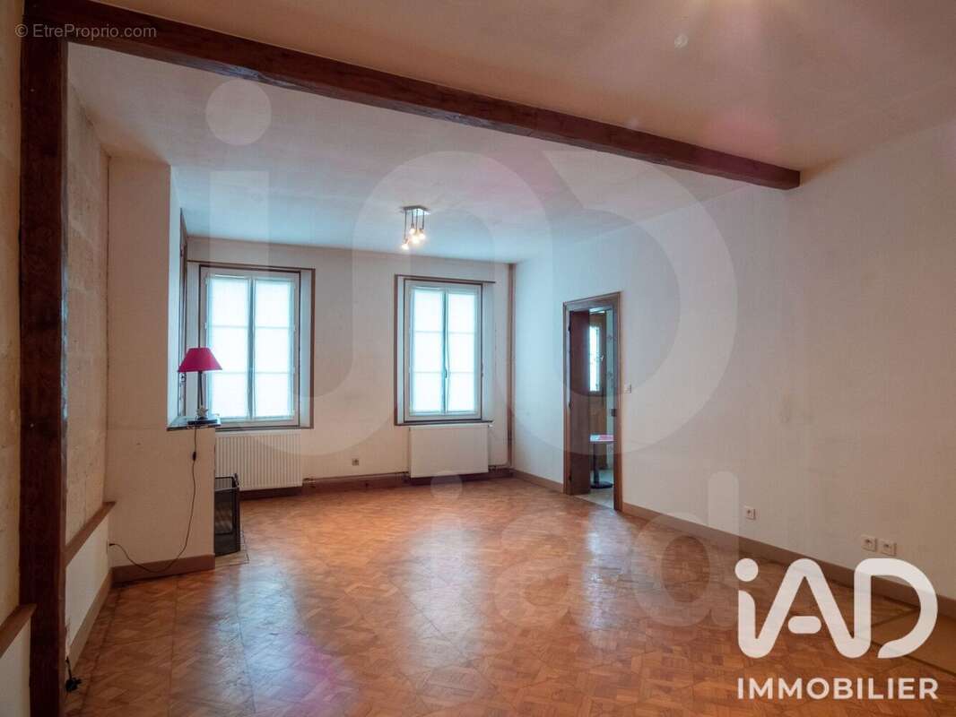 Maison 173 m² à Tracy-Le-Mont  - photo 2