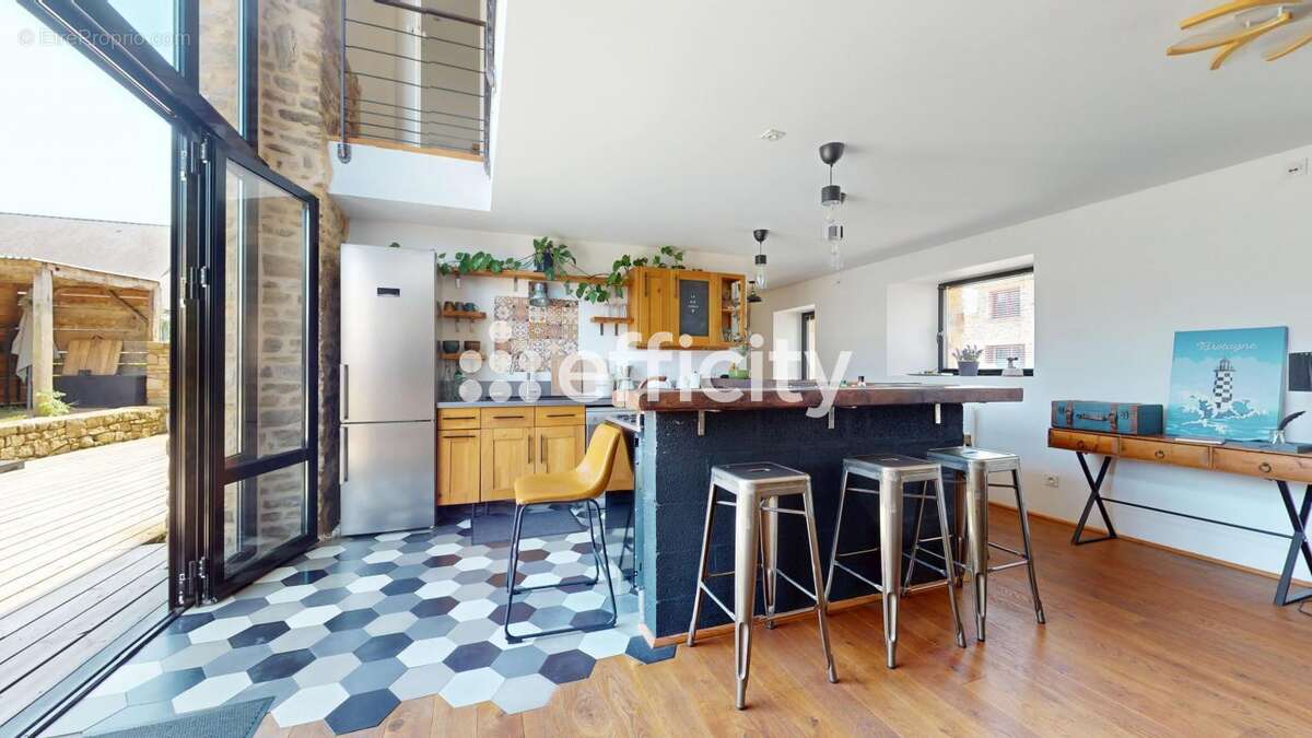 Maison à LOCOAL-MENDON