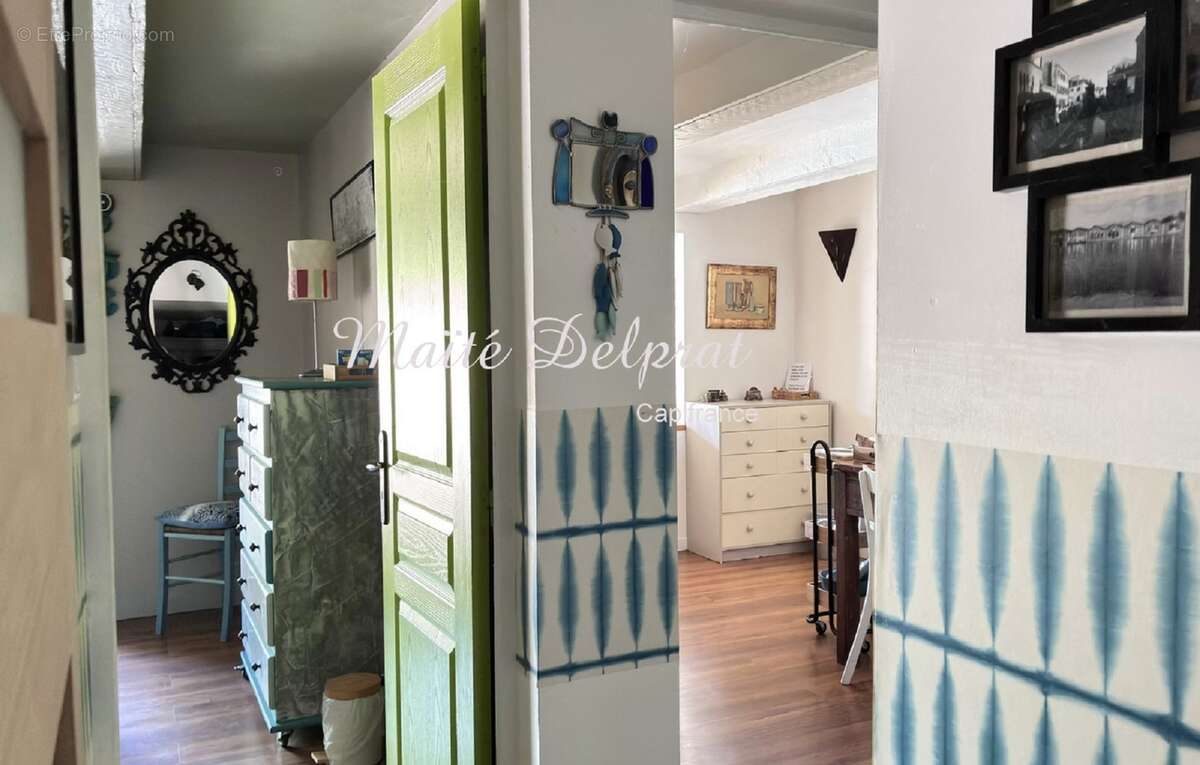 Maison individuelle sur 2 niveaux, avec salon cathédrale, 3 chambres,1 bureau et piscine, entièrement rénovée - photo 10