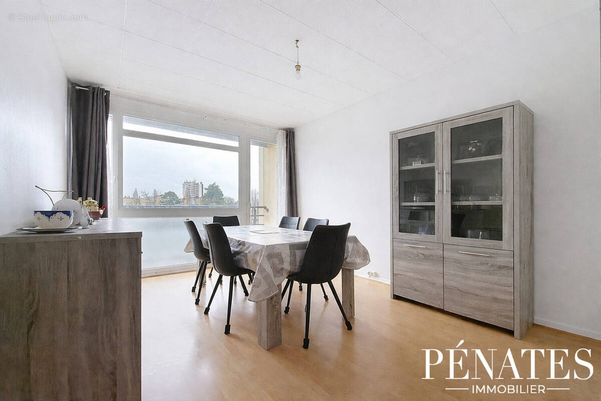 Appartement à MONT-SAINT-AIGNAN