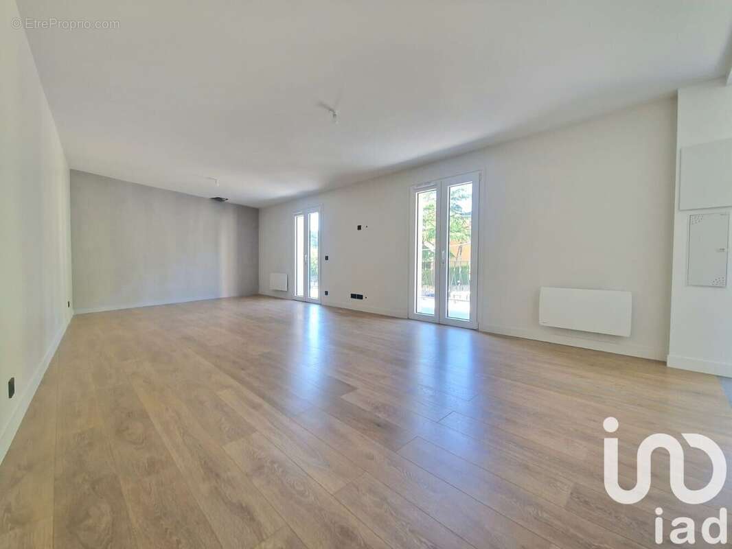 Maison 100 m² à Bougival  - photo 2