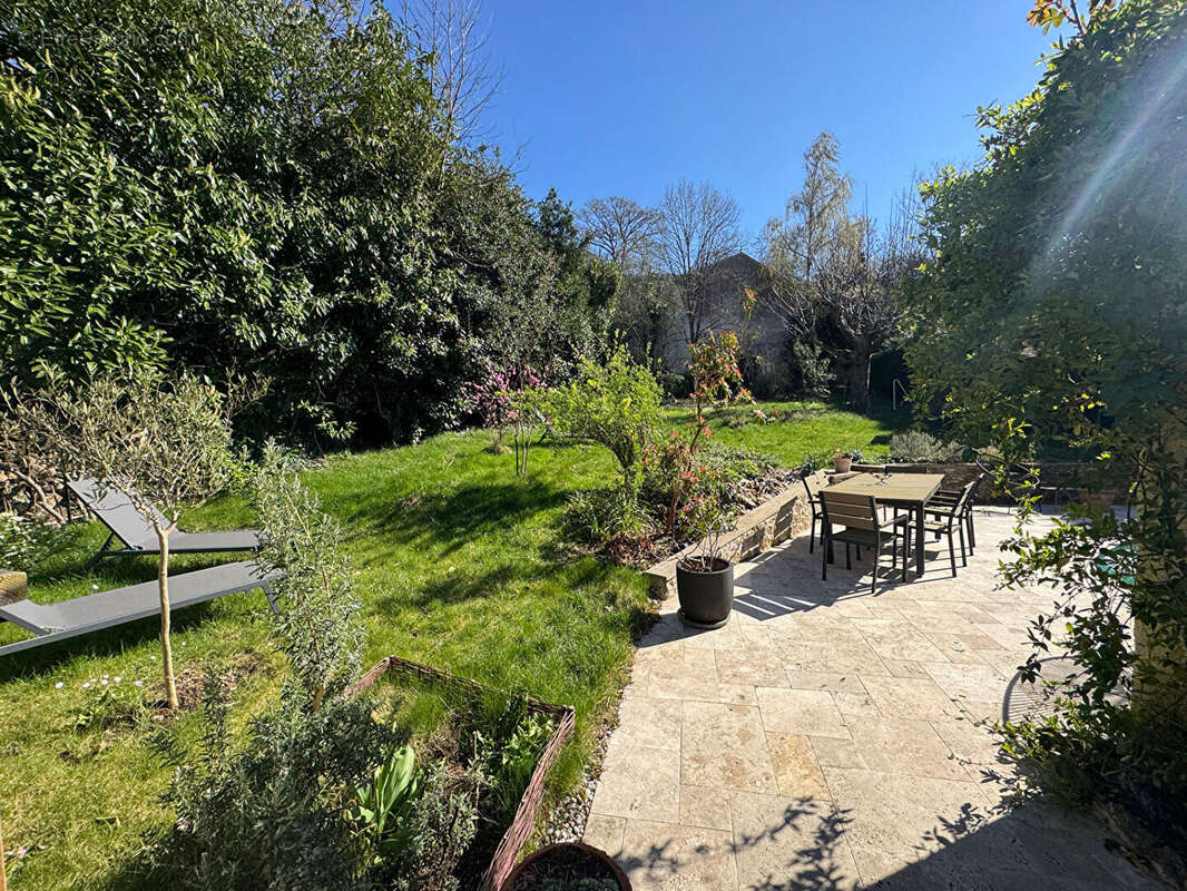 Maison à LES MESNULS