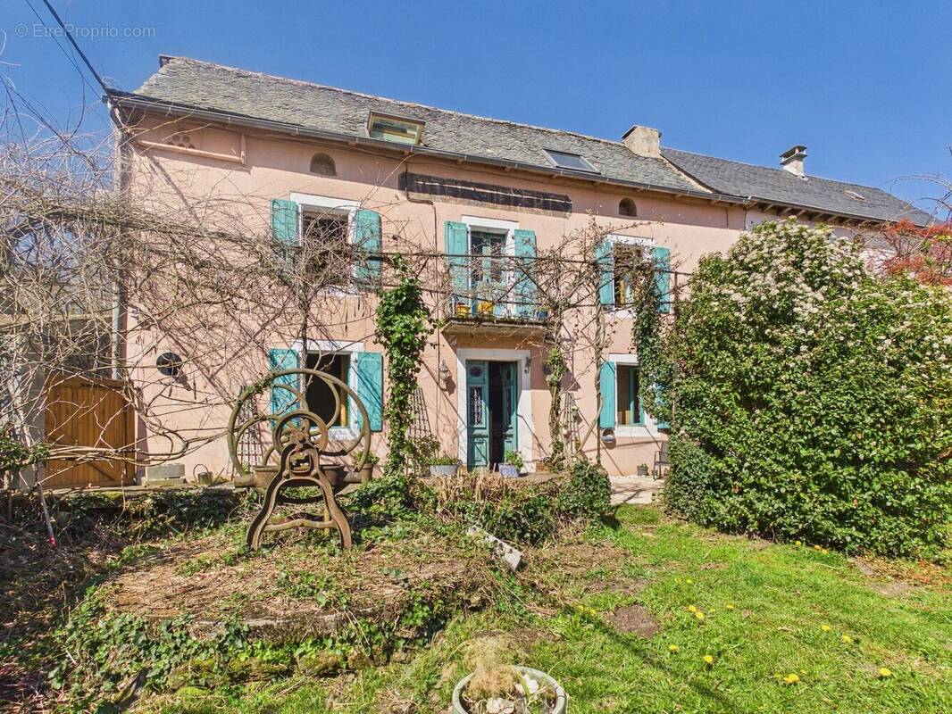 Maison à JOUQUEVIEL