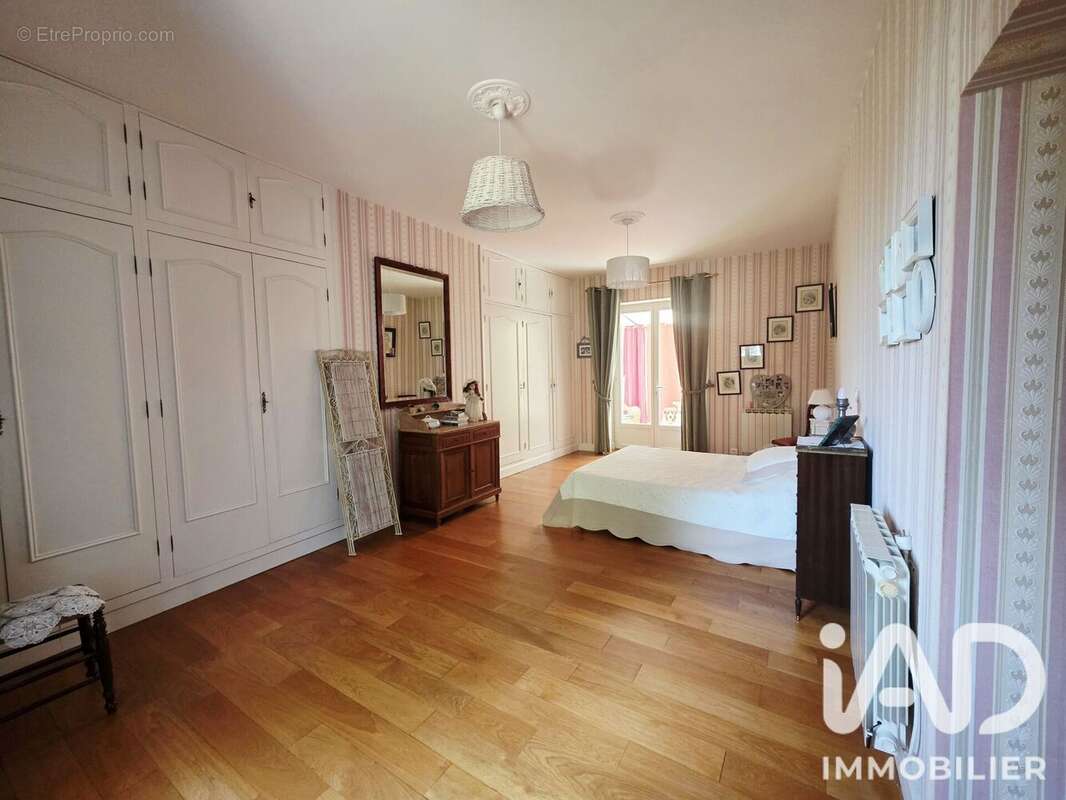 Maison 140 m² à Cazals  - photo 9