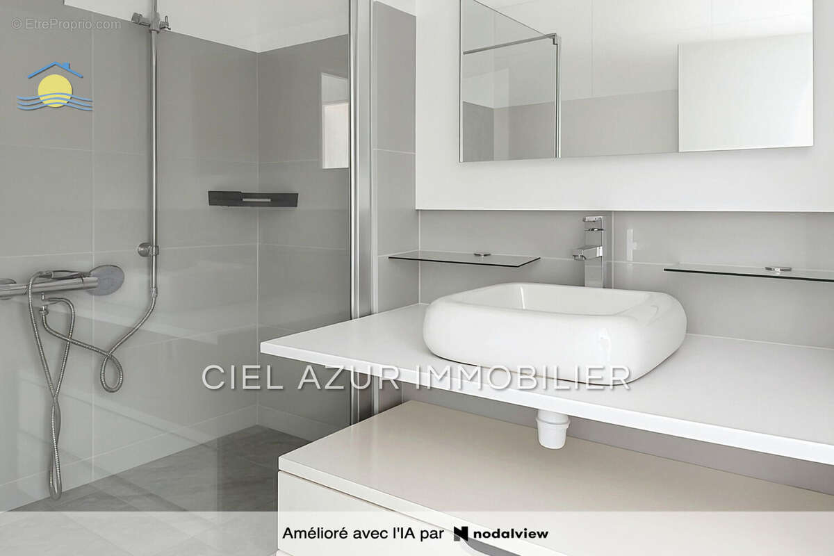 Appartement à VALLAURIS