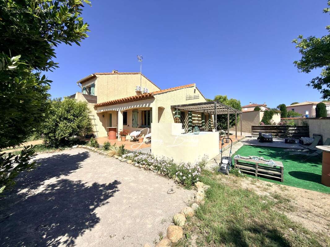 Maison à SAINT-ESTEVE