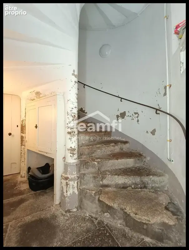 Appartement 300 m² à Thiers  - photo 6
