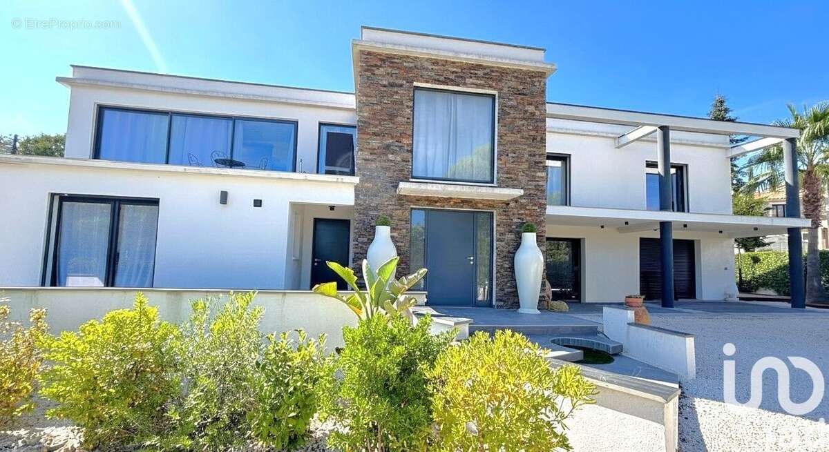 Photo 2 - Maison à FREJUS