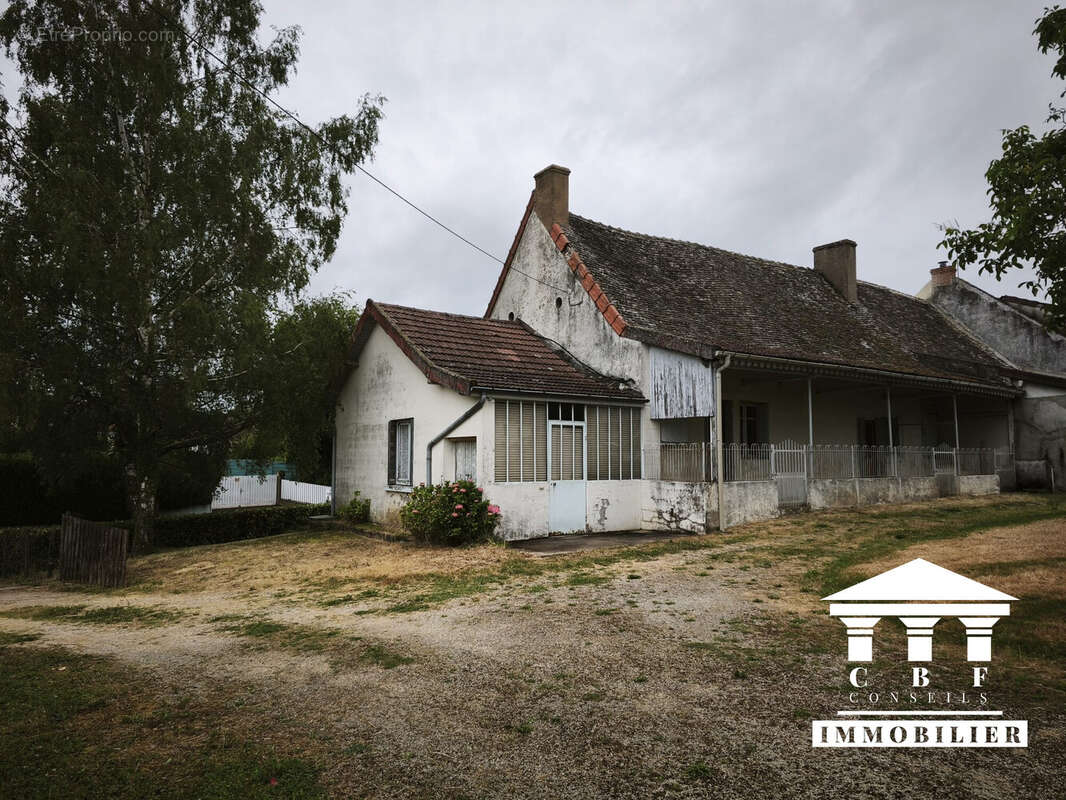 Maison à L'ABERGEMENT-SAINTE-COLOMBE
