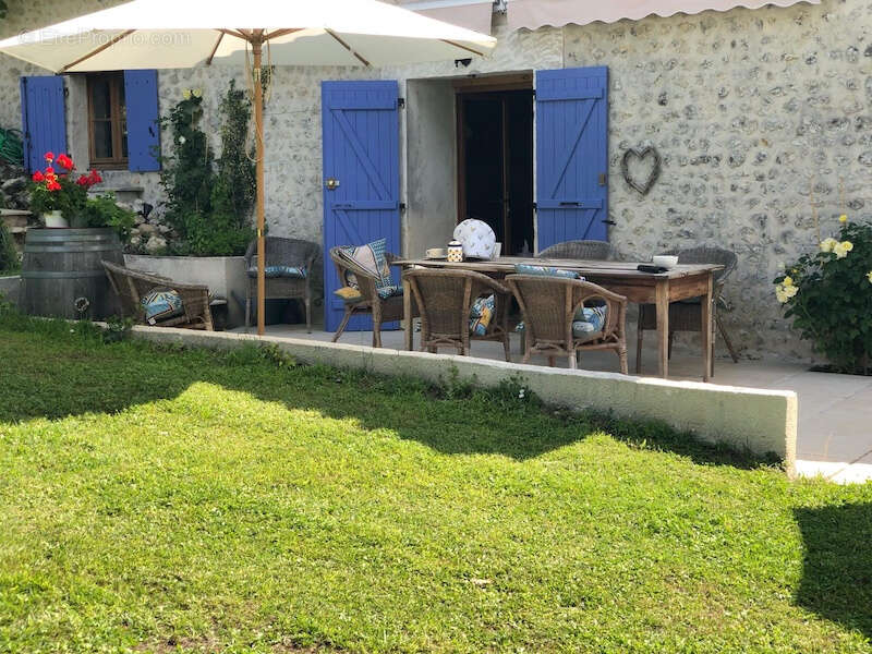 Maison à SALLES-LAVALETTE