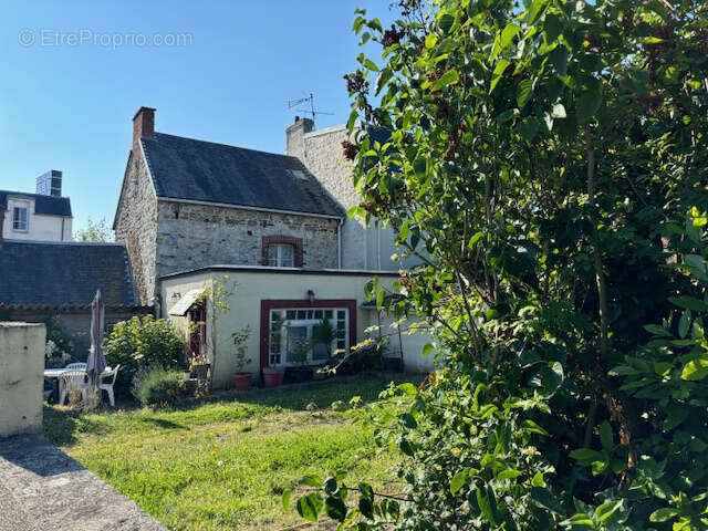 Maison à DONVILLE-LES-BAINS