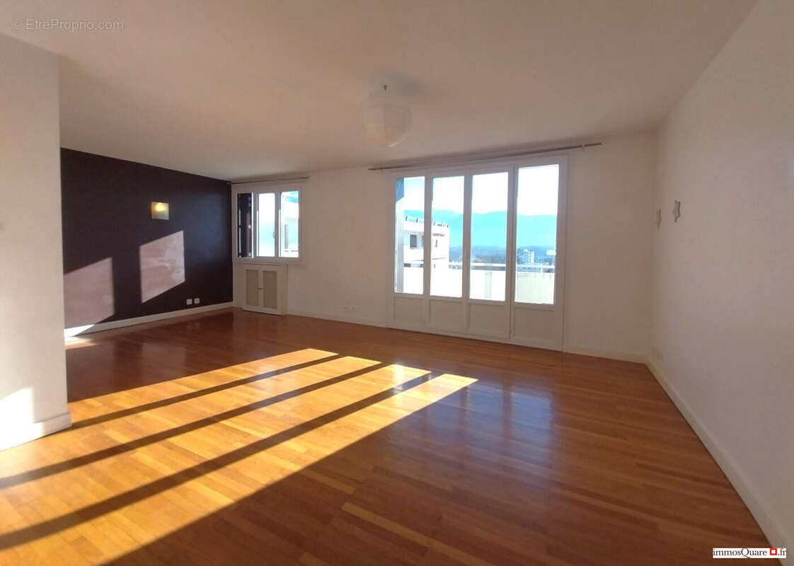 Appartement à MEYLAN