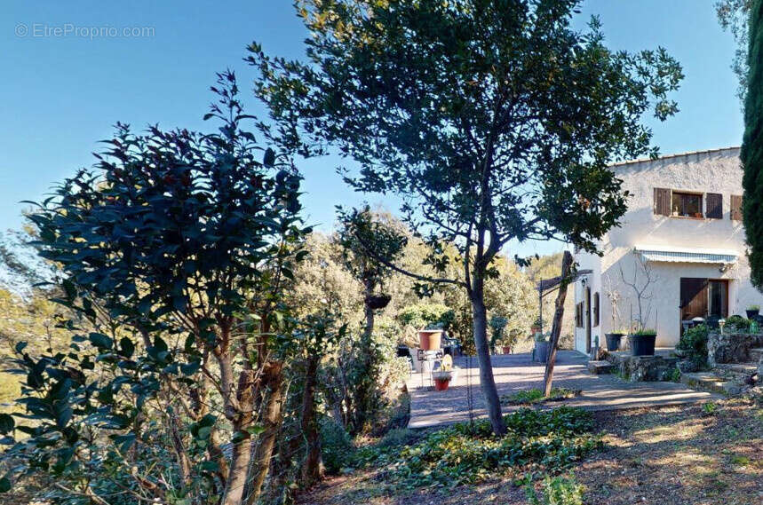 Maison à MEYREUIL
