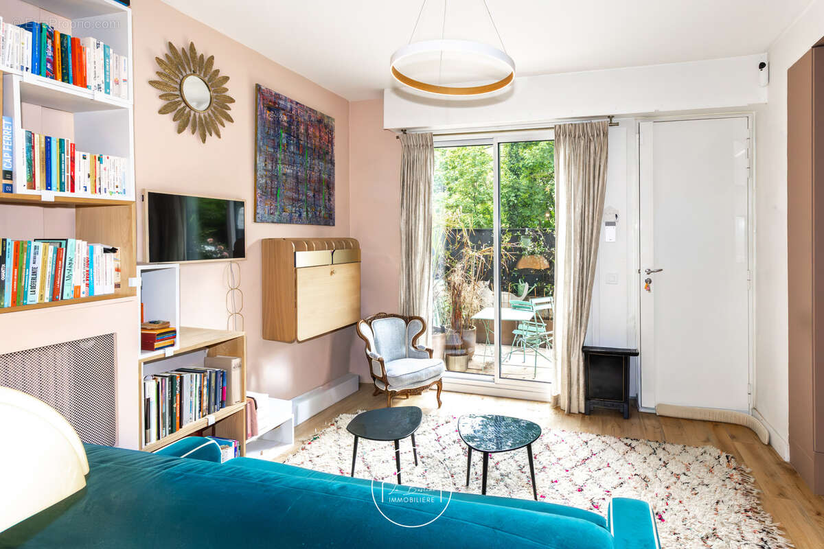 Appartement à PARIS-16E
