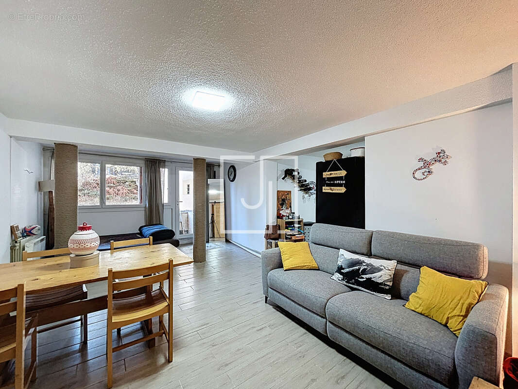 Appartement à SAINT-PONS