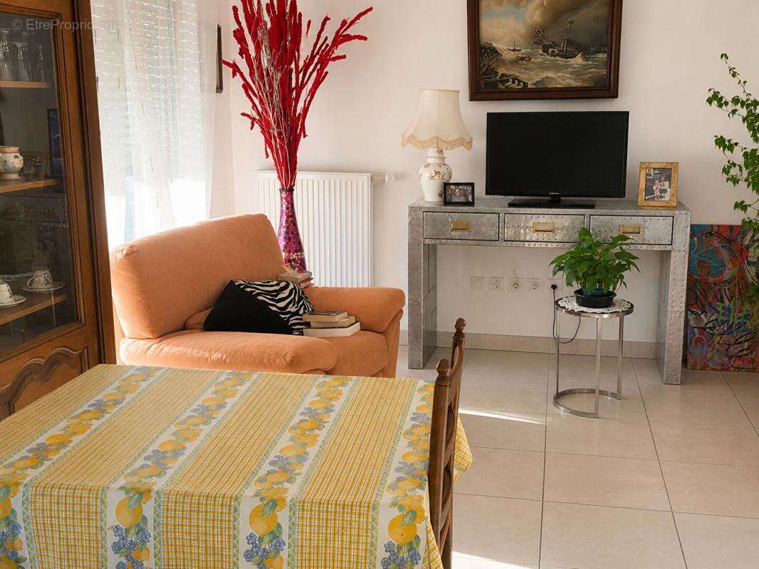 Appartement à DECINES-CHARPIEU