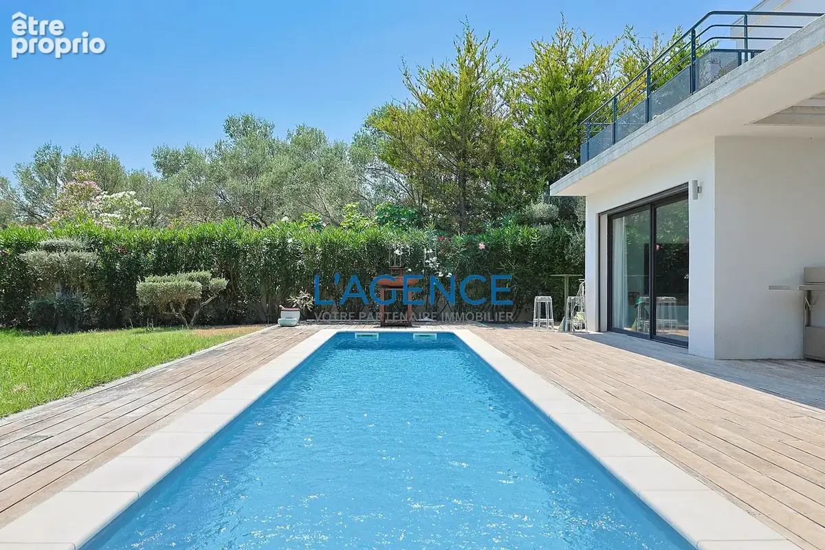 Villa d'architecte de 163 m2 exposée au Sud, avec piscine et terrain arboré, sans vis à vis - photo 18