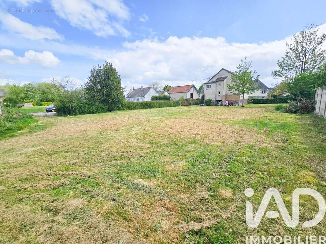 Photo 4 - Terrain à SAINT-MEEN-LE-GRAND