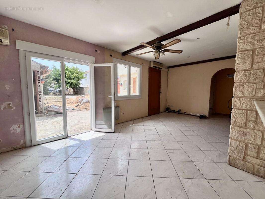 Maison de plain-pied de 95 m² environs avec travaux à prévoir sur un terrain de 509 m² proche de l'aéroport - photo 8
