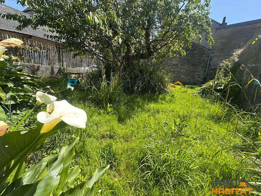 Maison à BOURG-DES-COMPTES