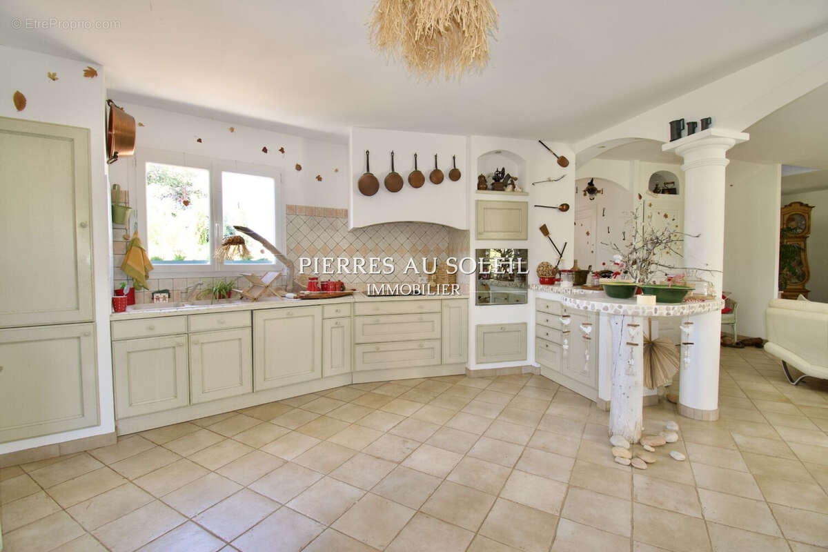 Maison 140 m² à La Tour-Sur-Orb  - photo 4