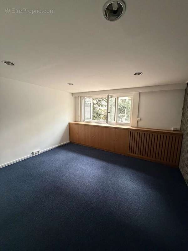 Commerce à PARIS-17E