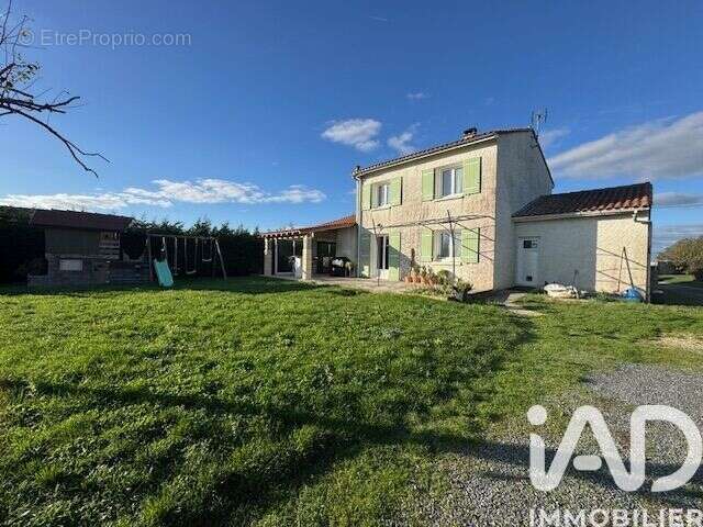 Photo 2 - Maison à COULGENS