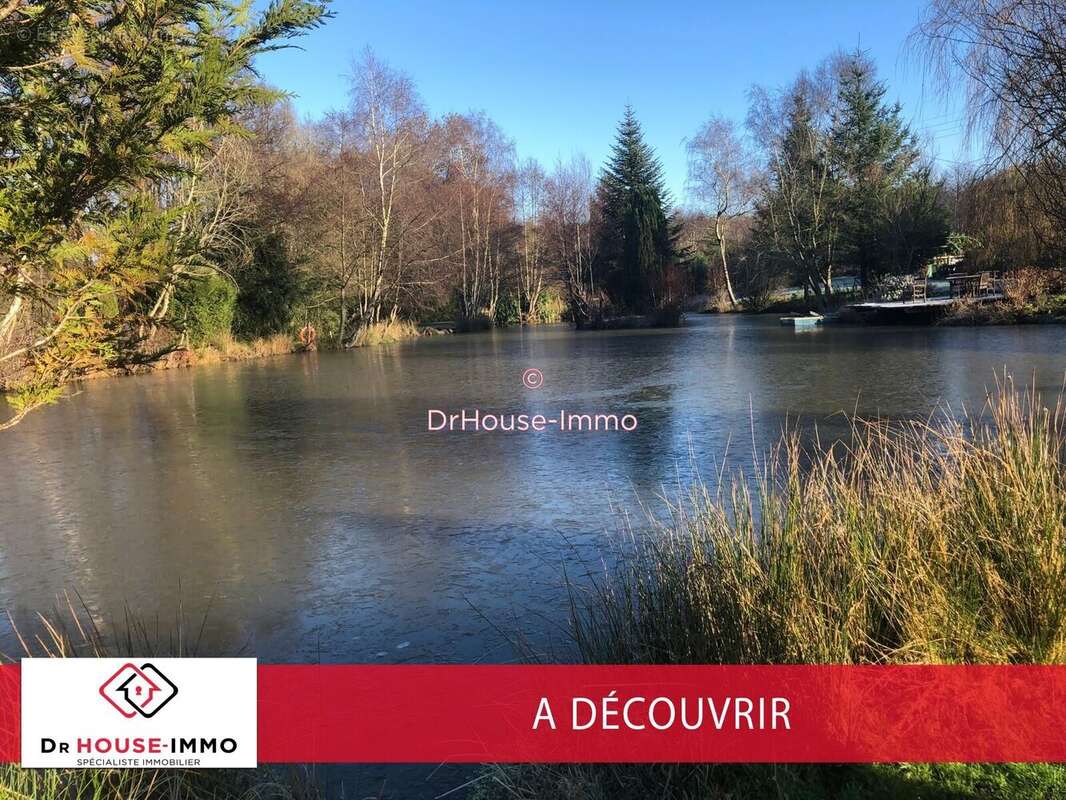 180 m² à Saint-Georges-De-Rouelley  - photo 8