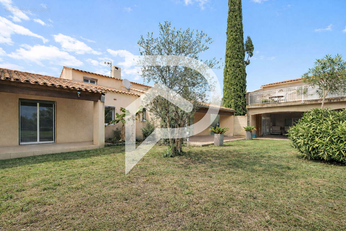 Maison à MONTBOUCHER-SUR-JABRON