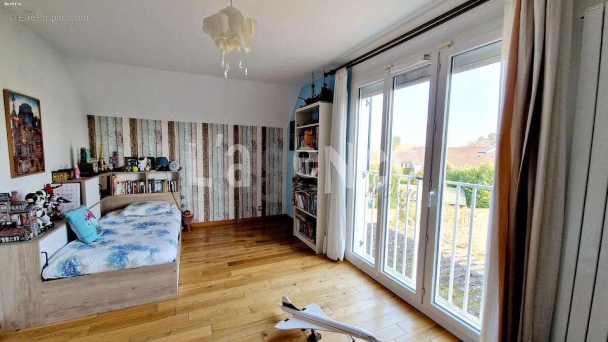 Maison à CLAYE-SOUILLY