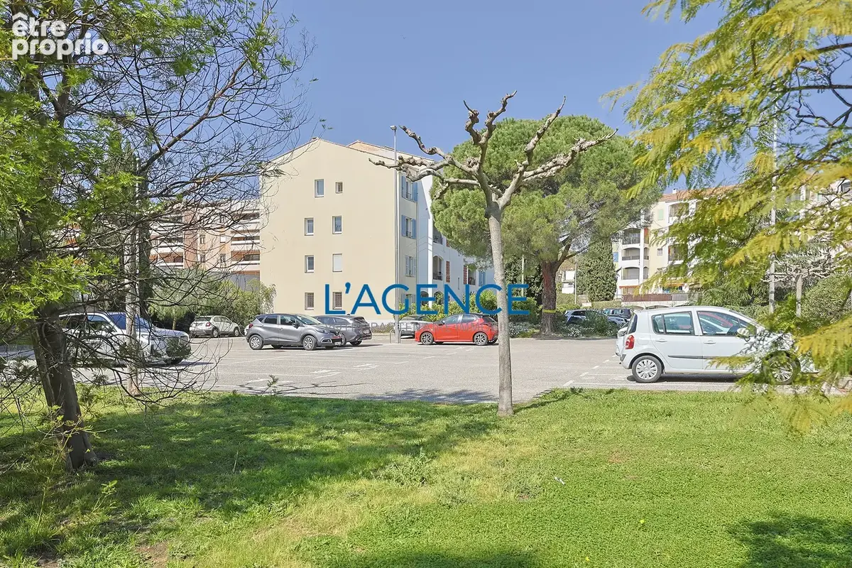 Appartement T4 de 89 m2 en dernier étage avec ascenseur dans résidence fermée et verdoyante au centre ville de - photo 10