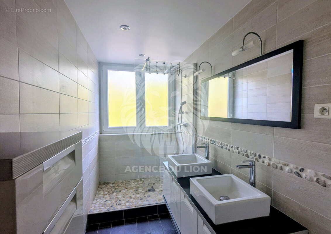 Appartement à BEAUCHAMP