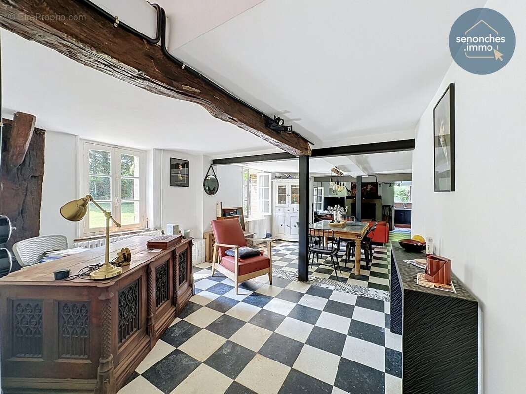Ancien presbytère du XVIIIe siècle à vendre à Fontaines-Simon (28240)  Une demeure de caractère chargée d'histoire - photo 8