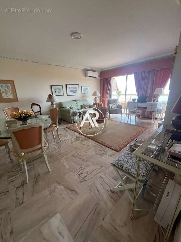 Appartement à ROQUEBRUNE-CAP-MARTIN