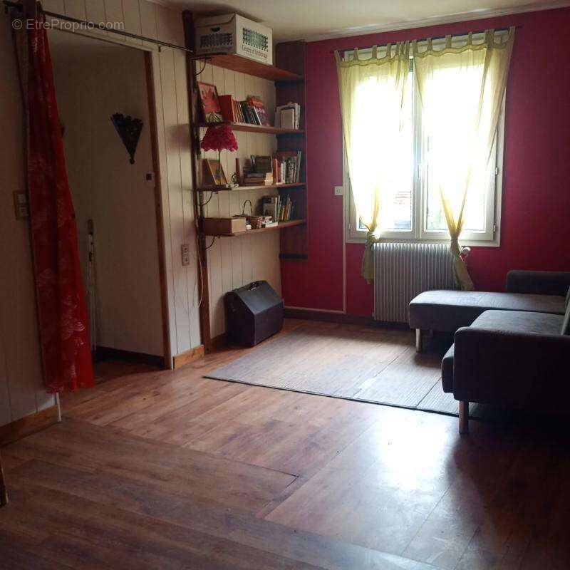 Maison à SAINT-CHRISTOPHE-SUR-DOLAISON