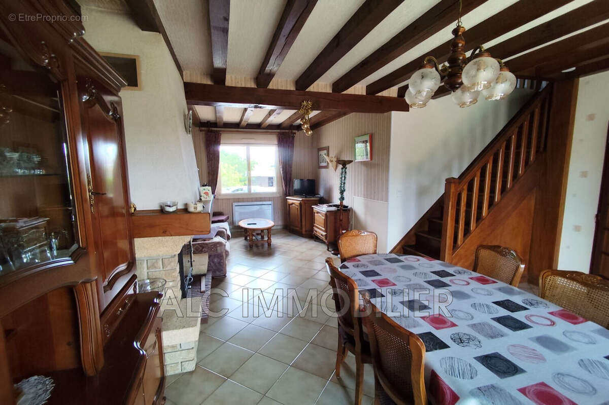 Maison 125 m² à Dangeul  - photo 2