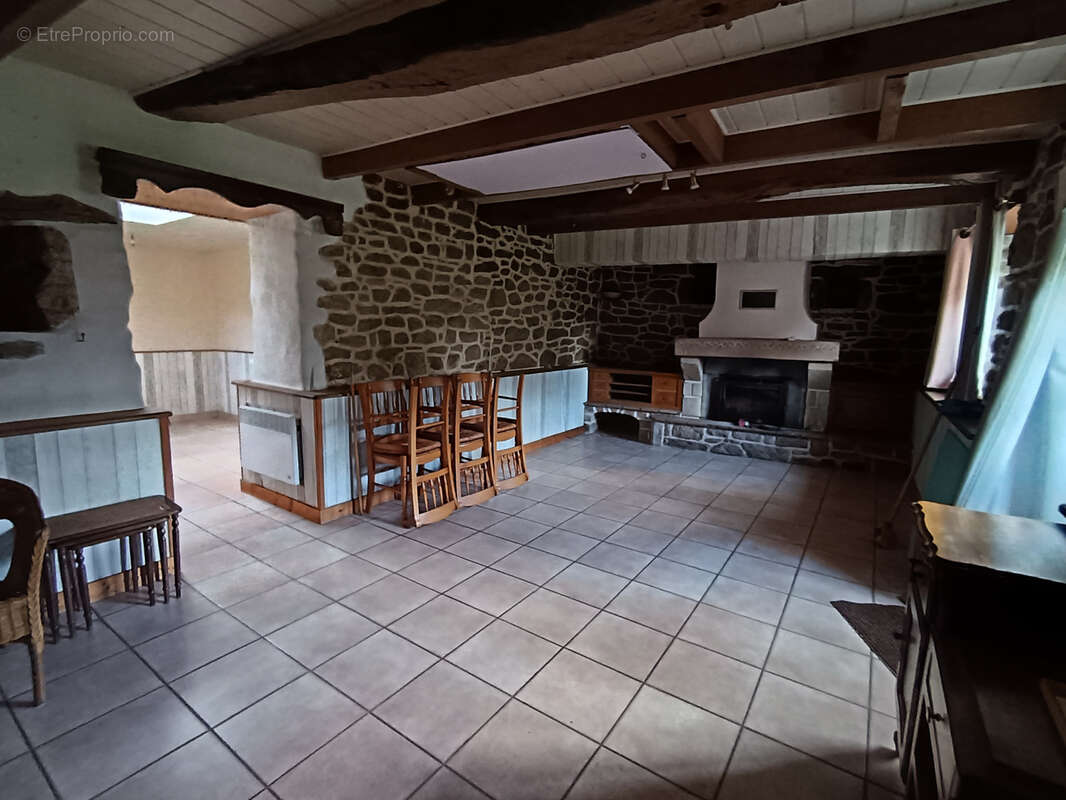 Maison à SEGLIEN