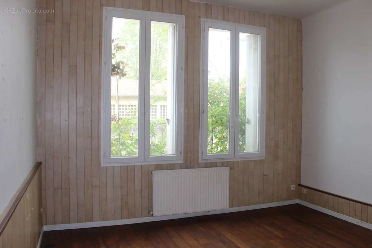 Maison à MONTREJEAU