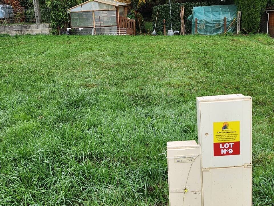 Terrain à SAINT-PRIEST