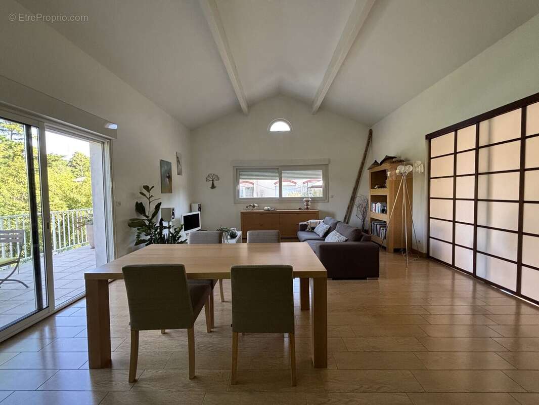 Appartement 94 m² à Saint-Prim  - photo 7