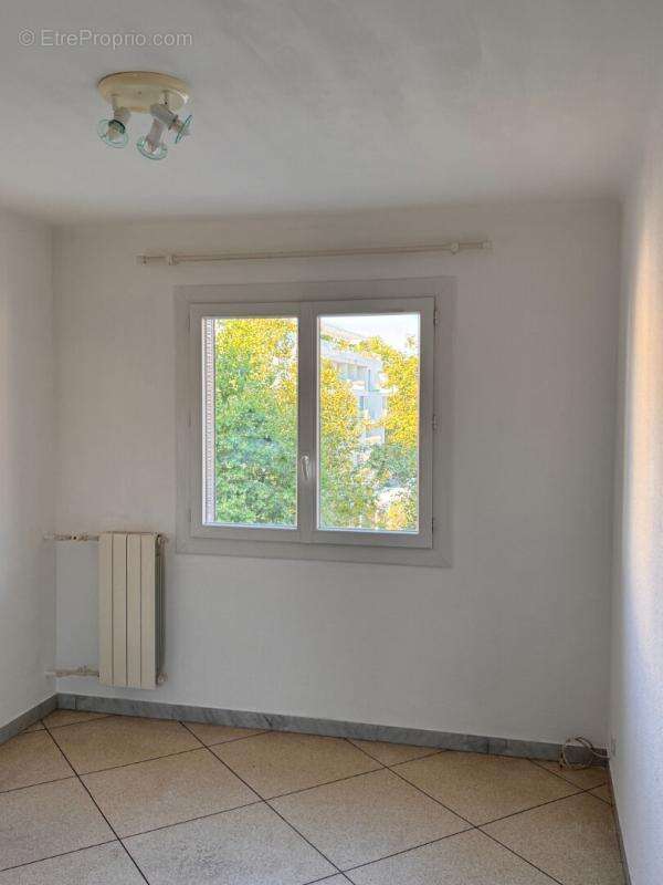 Appartement  Centre Ville à  Cagnes Sur Mer 3 pièce(s) 55.19 m2 - photo 2