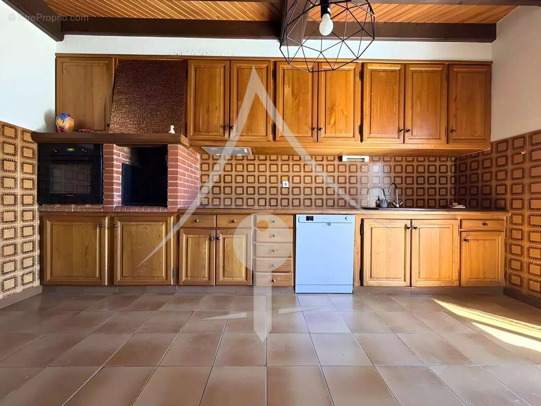 Maison à LAVERNOSE-LACASSE