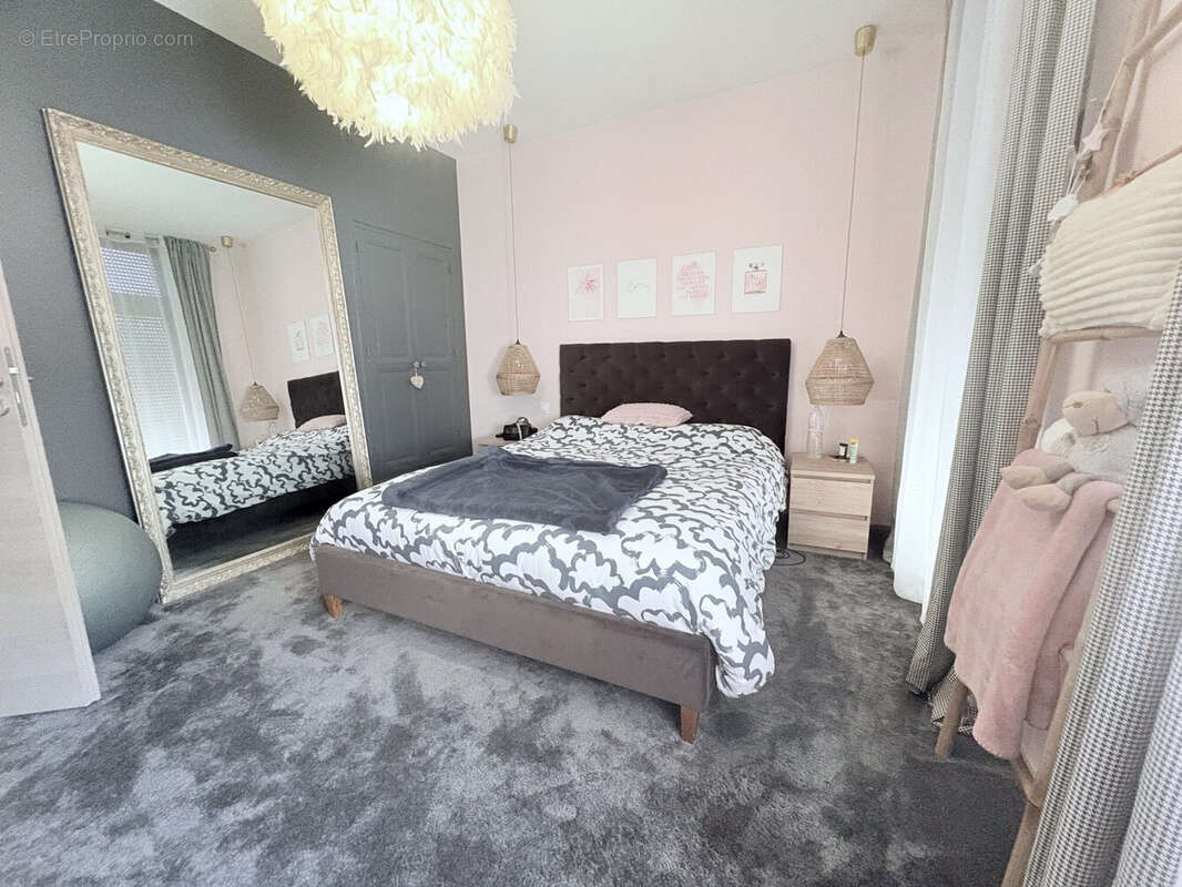 Appartement 800 m² à Saint-Florentin  - photo 5