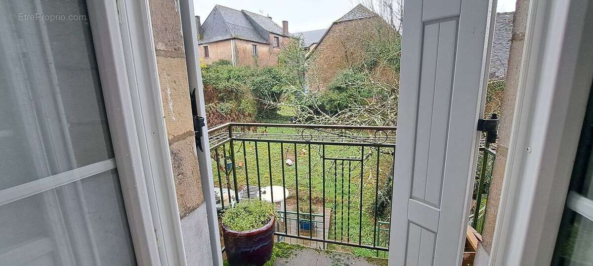 Appartement à JUILLAC